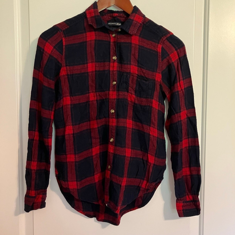 American Eagle AhhMazingly Soft Red And Navy Plaid Boyfriend Fit Button Up Sz XS